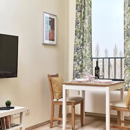 Under The Wroclove Sky By Renters Appartement