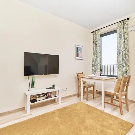 Appartement Under The Wroclove Sky By Renters