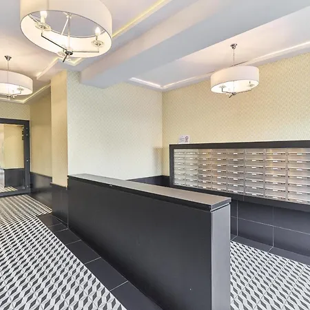 Under The Wroclove Sky By Renters Appartement *