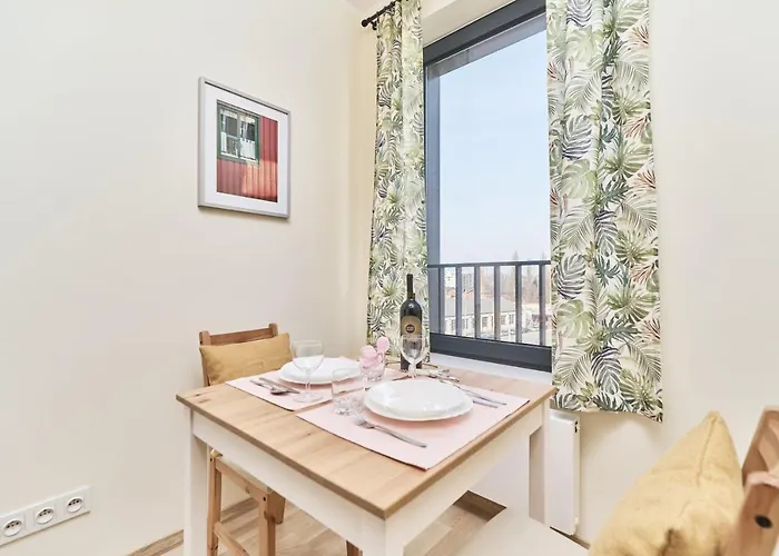 Under The Wroclove Sky By Renters * 브로츠와프